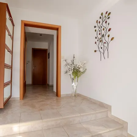 Apartma Leon *