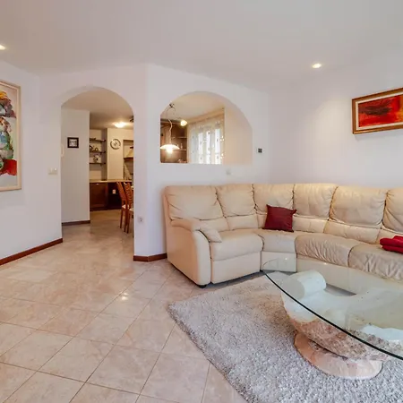Apartma Leon Apartment